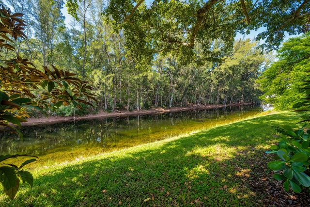 150 Lake Meryl Drive 143, West Palm Beach, FL 33411