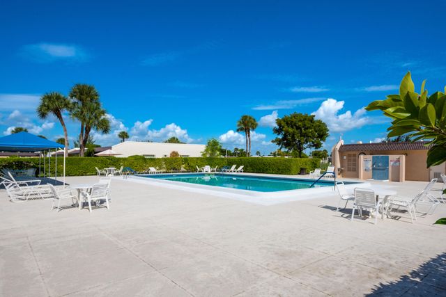 150 Lake Meryl Drive 143, West Palm Beach, FL 33411