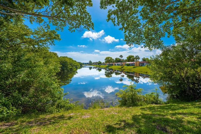 150 Lake Meryl Drive 143, West Palm Beach, FL 33411