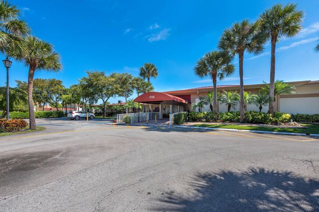 150 Lake Meryl Drive 143, West Palm Beach, FL 33411