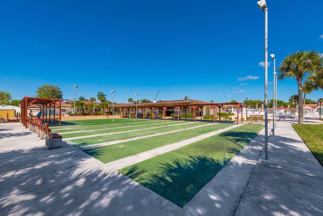 150 Lake Meryl Drive 143, West Palm Beach, FL 33411