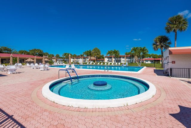 150 Lake Meryl Drive 143, West Palm Beach, FL 33411