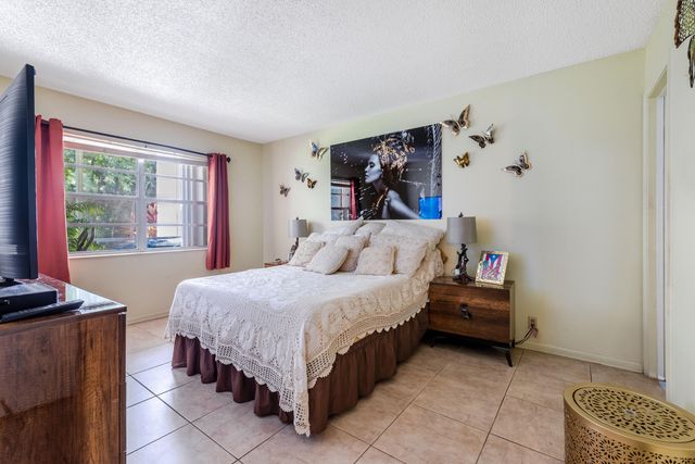 150 Lake Meryl Drive 143, West Palm Beach, FL 33411