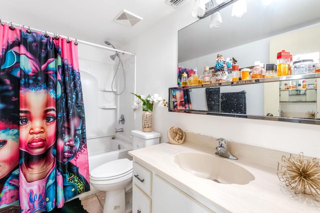 150 Lake Meryl Drive 143, West Palm Beach, FL 33411