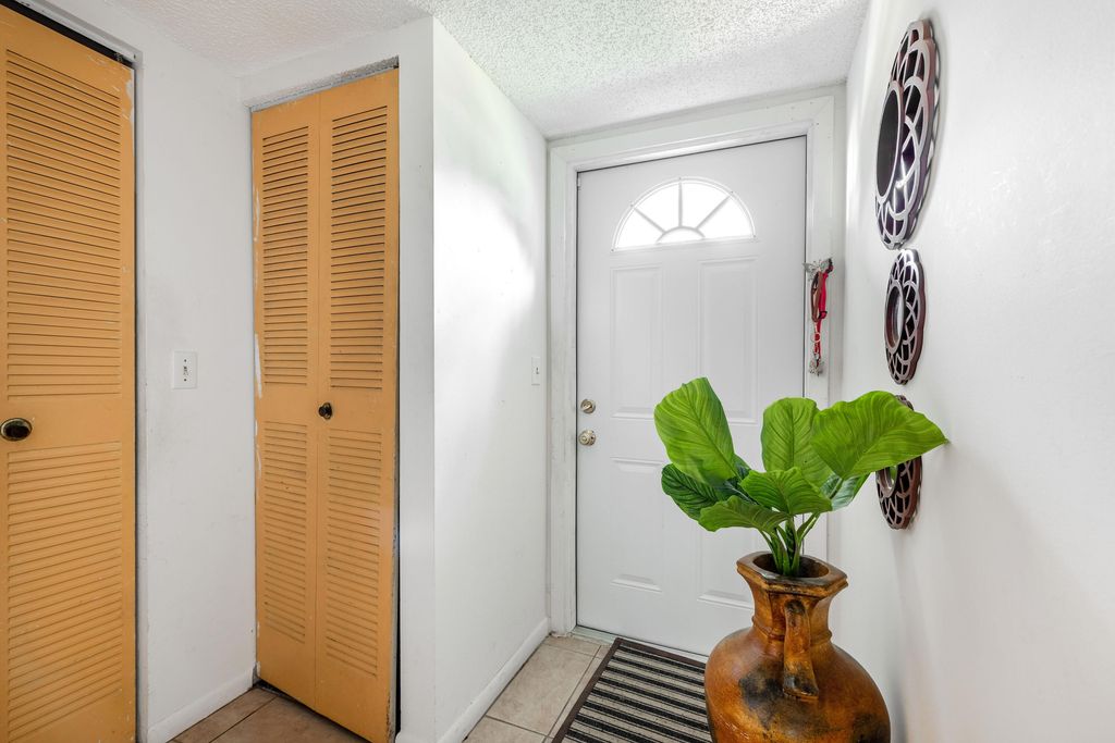 150 Lake Meryl Drive 143, West Palm Beach, FL 33411