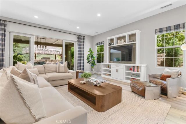 20 Entonar Road, Rancho Mission Viejo, CA 92694