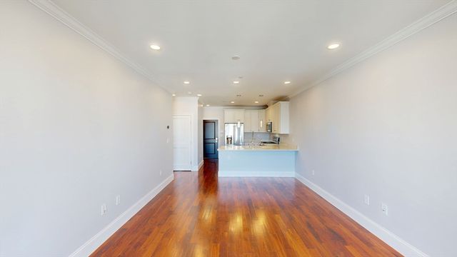 87 Medford St 215, Medford, MA 02155