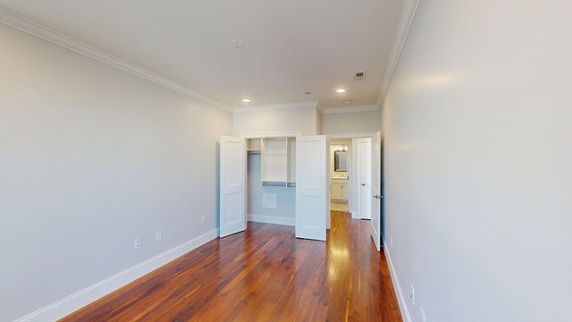 87 Medford St 215, Medford, MA 02155