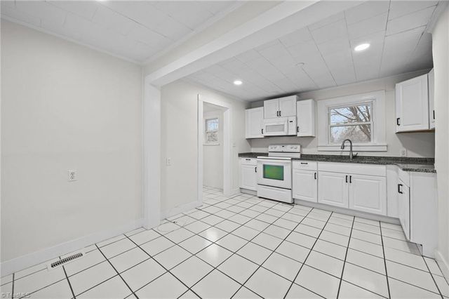 5529 Old Thomasville Road, Archdale, NC 27263