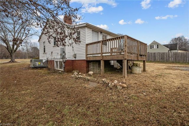 5529 Old Thomasville Road, Archdale, NC 27263