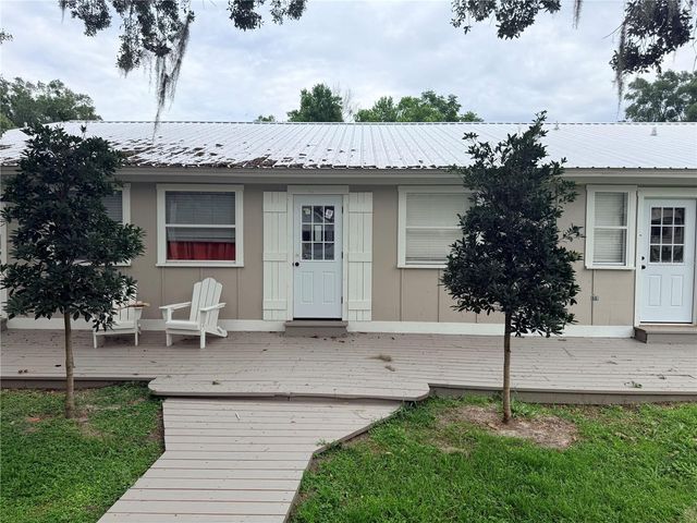 229 W WISCONSIN AVENUE, Deland, FL 32720