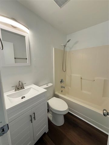 229 W WISCONSIN AVENUE, Deland, FL 32720