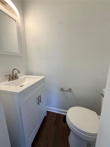 229 W WISCONSIN AVENUE, Deland, FL 32720