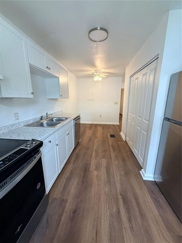 229 W WISCONSIN AVENUE, Deland, FL 32720