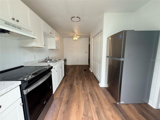 229 W WISCONSIN AVENUE, Deland, FL 32720