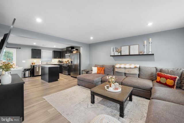 129 RILEY ST, Williamstown, NJ 08094