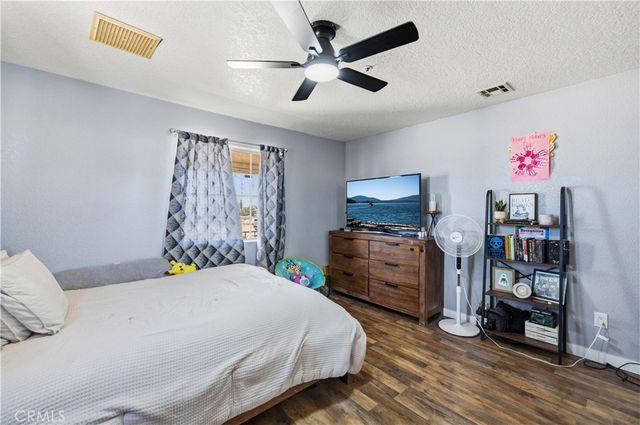 9740 E Avenue G10, Lancaster, CA 93535