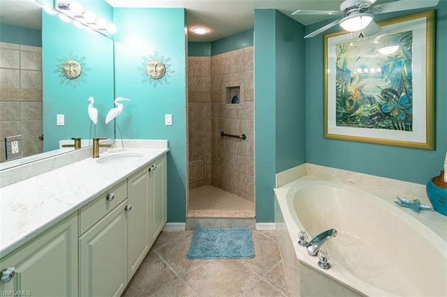 269 Vintage Bay DR C7, Marco Island, FL 34145