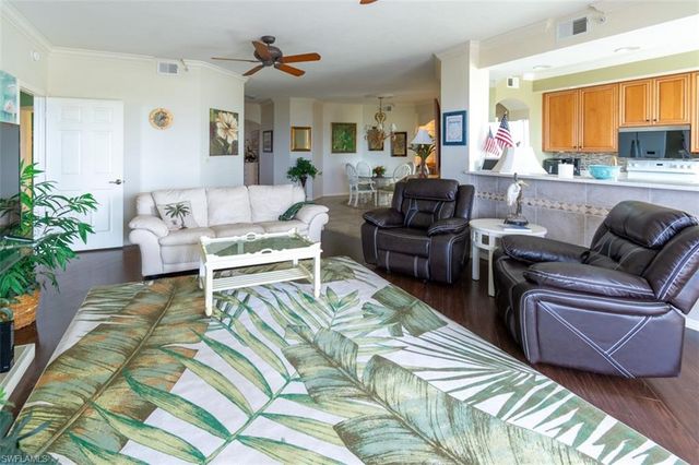 269 Vintage Bay DR C7, Marco Island, FL 34145