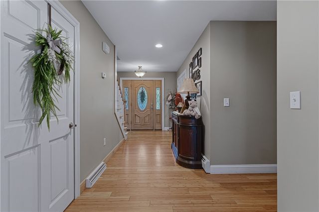 2446 Plainfield Pike, Johnston, RI 02919