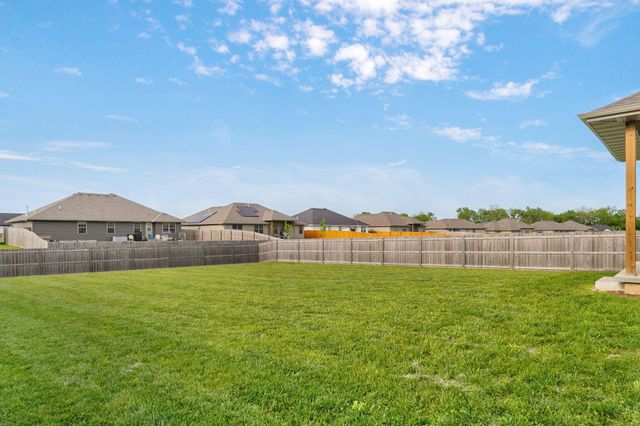 5627 W Mangrove Street, Springfield, MO 65802