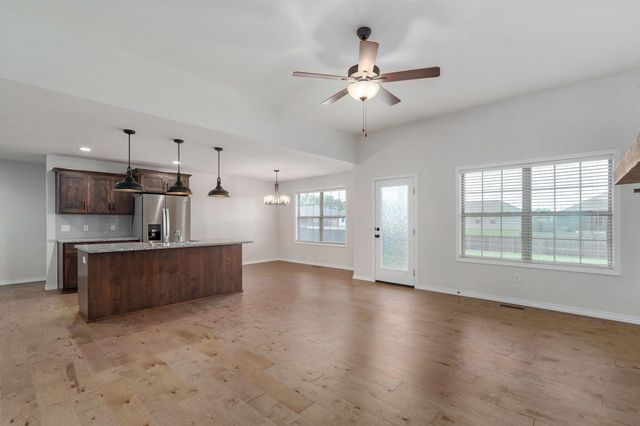 5627 W Mangrove Street, Springfield, MO 65802