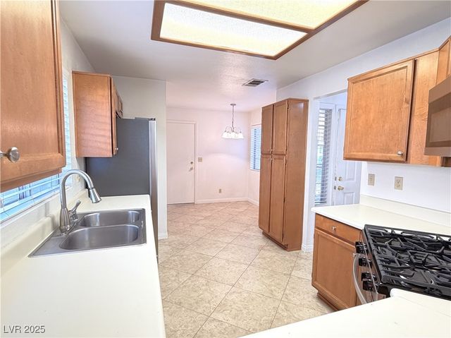 51 Fantasia Lane, Henderson, NV 89074