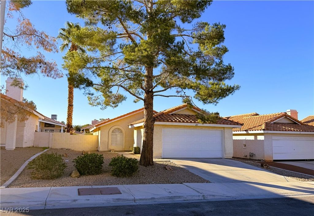 51 Fantasia Lane, Henderson, NV 89074