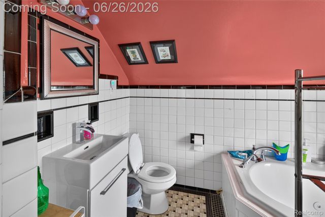 22865 Heussner Avenue, Warren, MI 48089