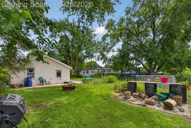 22865 Heussner Avenue, Warren, MI 48089