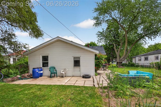 22865 Heussner Avenue, Warren, MI 48089