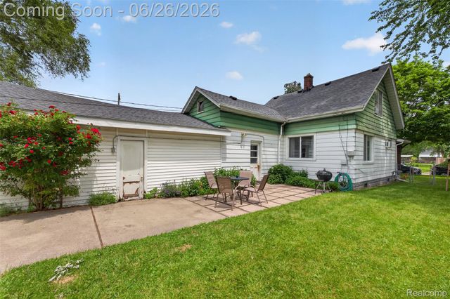 22865 Heussner Avenue, Warren, MI 48089
