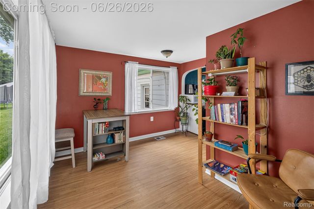22865 Heussner Avenue, Warren, MI 48089