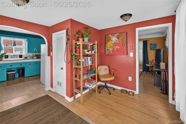 22865 Heussner Avenue, Warren, MI 48089