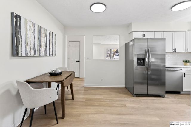 8806 S Glenview Drive, La Vista, NE 68128