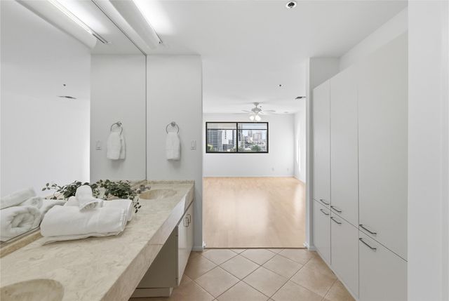 40 N Interstate 35 7B1, Austin, TX 78701