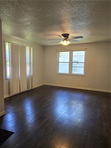 8444 Wayne Street, Kansas City, MO 64131