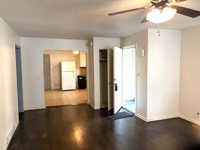 8444 Wayne Street, Kansas City, MO 64131