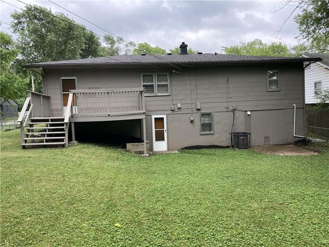 8444 Wayne Street, Kansas City, MO 64131