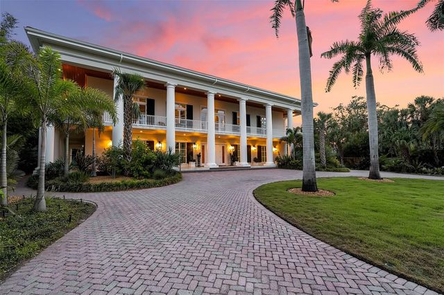 8132 SANDERLING ROAD, Sarasota, FL 34242