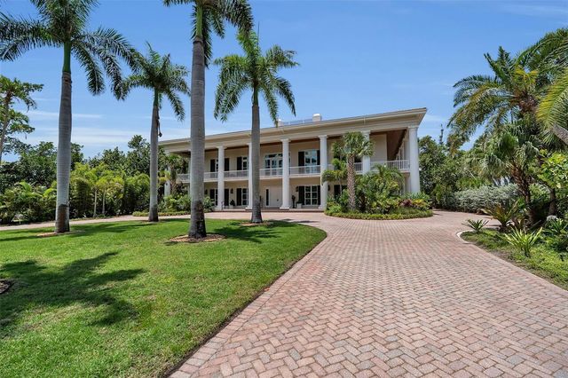 8132 SANDERLING ROAD, Sarasota, FL 34242