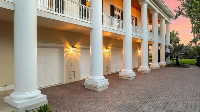 8132 SANDERLING ROAD, Sarasota, FL 34242