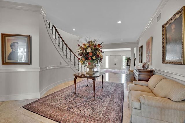 8132 SANDERLING ROAD, Sarasota, FL 34242