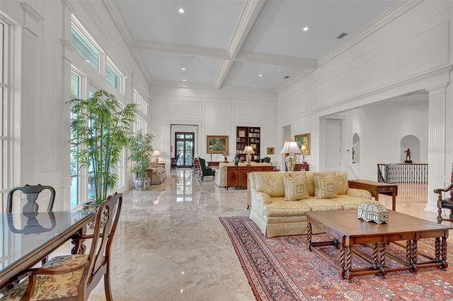 8132 SANDERLING ROAD, Sarasota, FL 34242