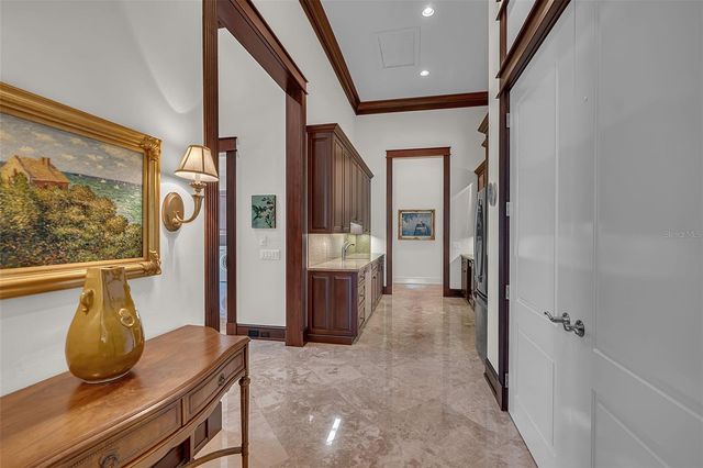 8132 SANDERLING ROAD, Sarasota, FL 34242