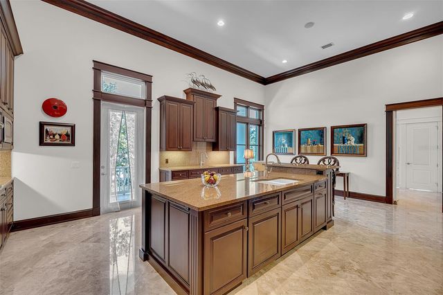 8132 SANDERLING ROAD, Sarasota, FL 34242