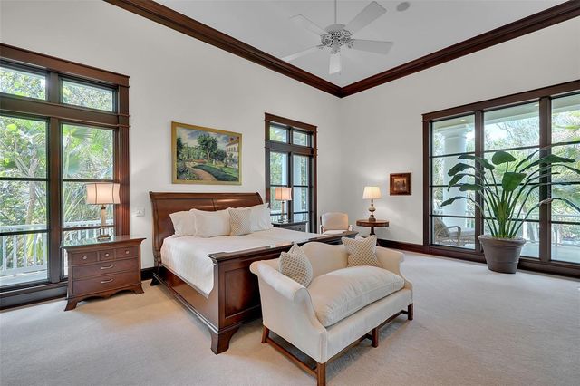 8132 SANDERLING ROAD, Sarasota, FL 34242