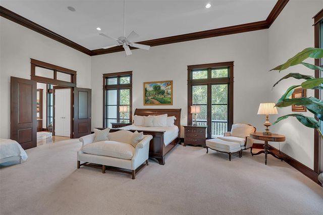 8132 SANDERLING ROAD, Sarasota, FL 34242