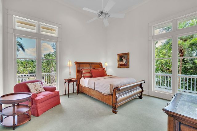 8132 SANDERLING ROAD, Sarasota, FL 34242