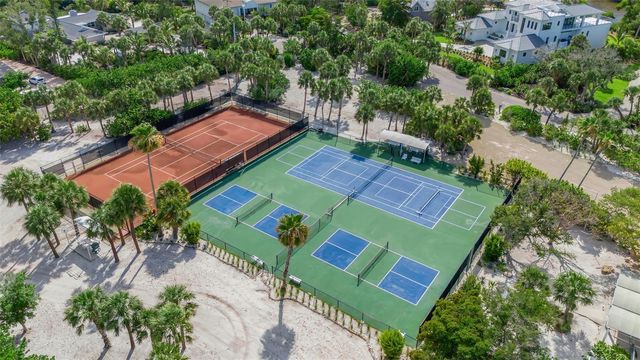 8132 SANDERLING ROAD, Sarasota, FL 34242